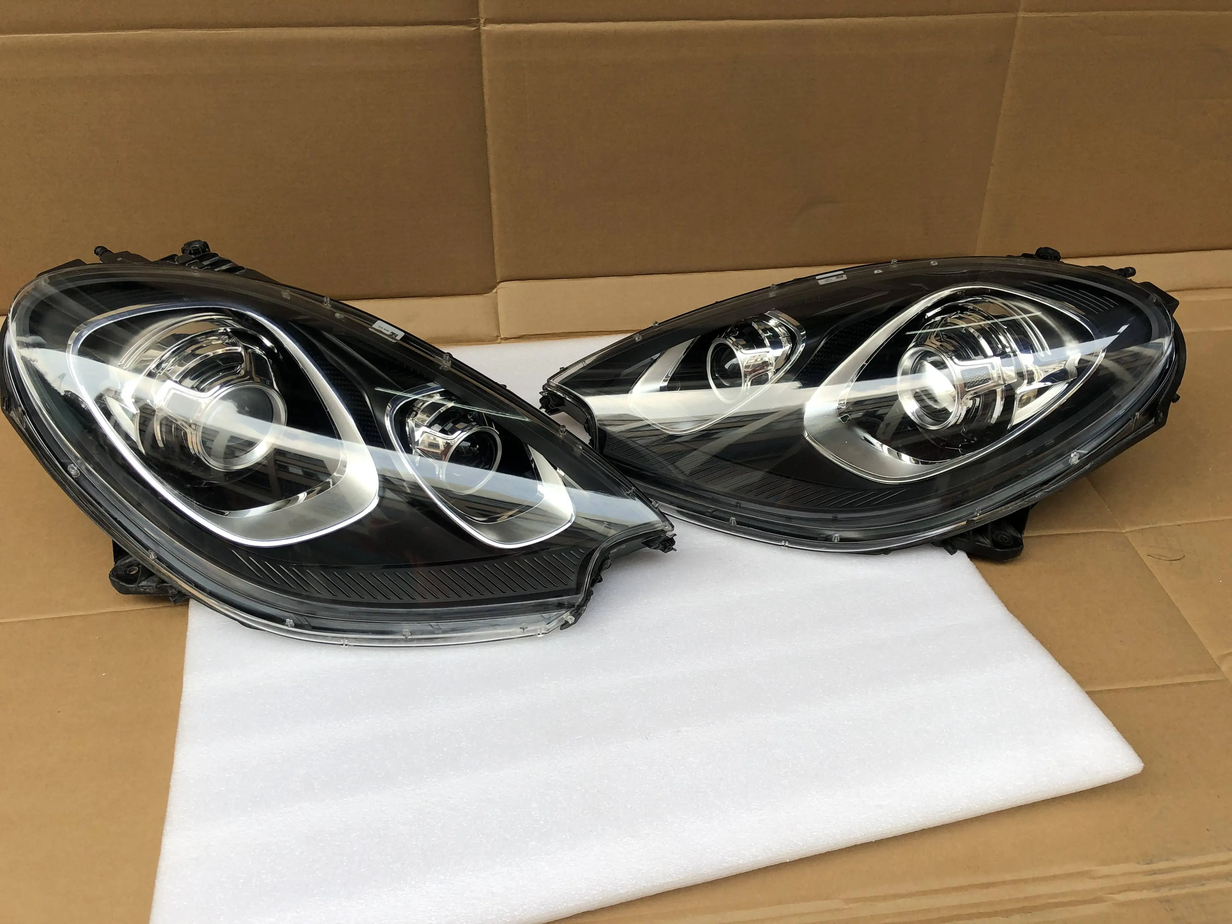 للتسليم السريع الأصلي المستخدمة زينون ترقية Led 2014 2015 2016 2017 جودة عالية 95b بورش ماكان المصباح