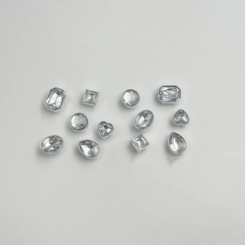 Whole Set Hot Sale DIY Fashion Crystal Diamond Shoe Charms SetAccessories Designer Quality Garden Hole Shoe Decoration Kids Gift