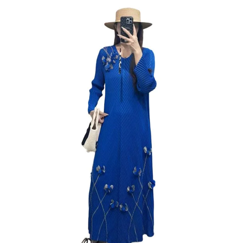 Dr plissé d'automne avec décoration florale 3D et ceinture Design européen Sle Long Sve A-Line Dr pour femmes d'âge moyen