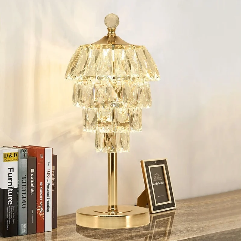 Lâmpada de mesa de cristal quarto pós moderno simples luz luxuoso quente criativo americano lâmpada cabeceira personalidade