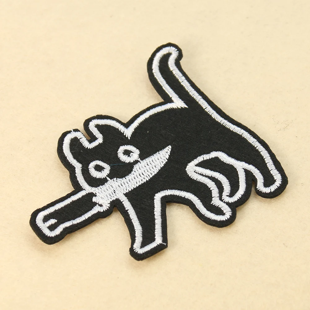 2PCS Personalized Cartoon Cat Embroidery Cloth Patch  Animal Artificial Embroidery Clothes Loophole Patch DIY Sewing Accessories