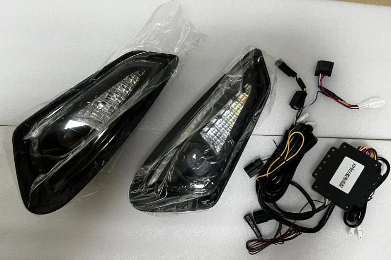 Car LED DRL 12V Daytime Running Lights For Toyota Sienna XSE 2021 Granvia Turn Signal Lamps Car Foglamp Yellow White