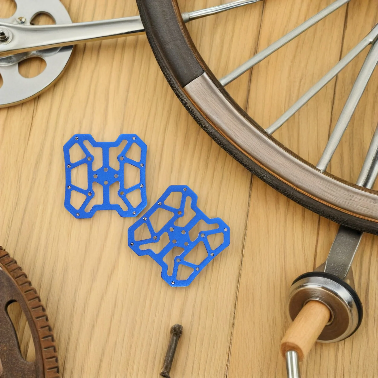 

1Pair Mountain Bike Pedal Adapter Clipless Self-Locking Platform Aluminum Alloy Flat Pedal Converter Cycling Stability Grip