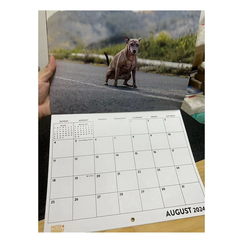 Calendario de pared de perros Pooping 2024, patrón de perro divertido, calendario de pared para año nuevo, regalos de Navidad, 2024