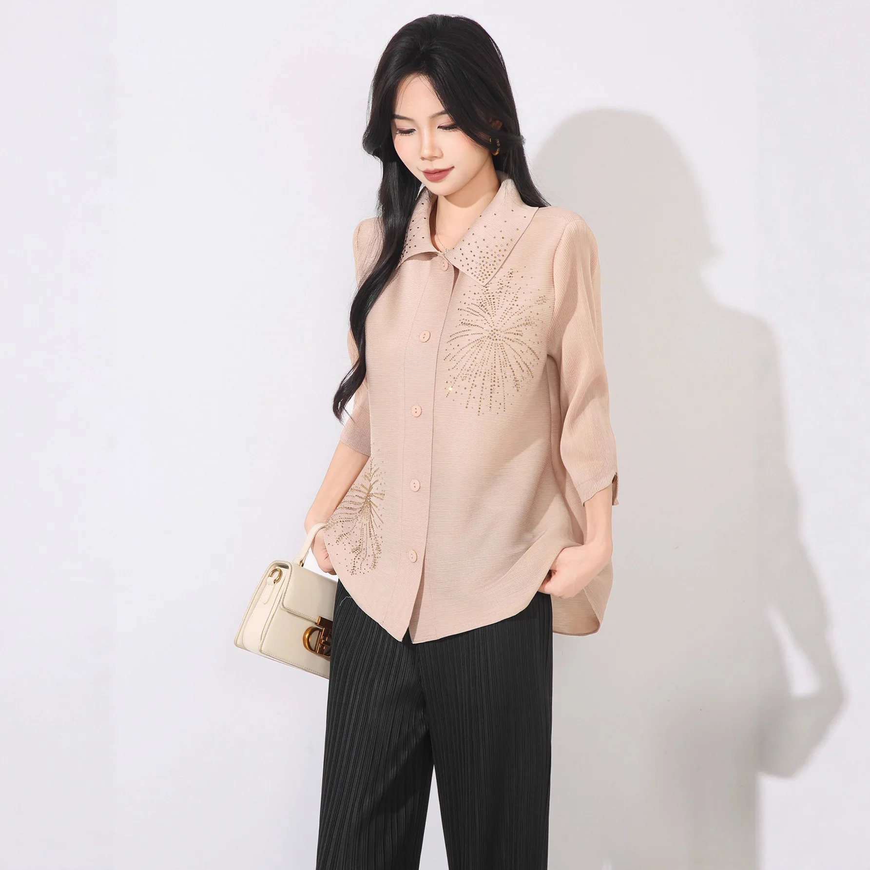 

Miyake Pleated Loose Stretch Shirt for Women 2025 Autumn New Lapel Iron Diamond Single-breasted Cardigan Slimming and Sleek Top