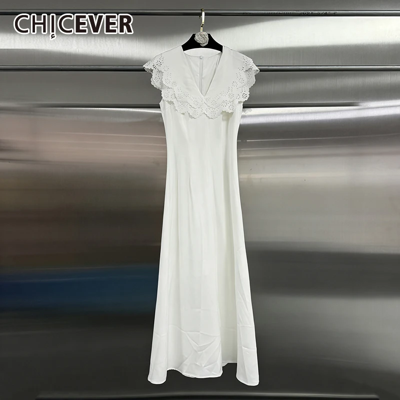 CHICEVER Biała Sukienka z Wycięciami, Dekolt V, Bez Rękawów, Wyszczuplająca, Elegancka, Intelektualna, Letnia Moda Damska