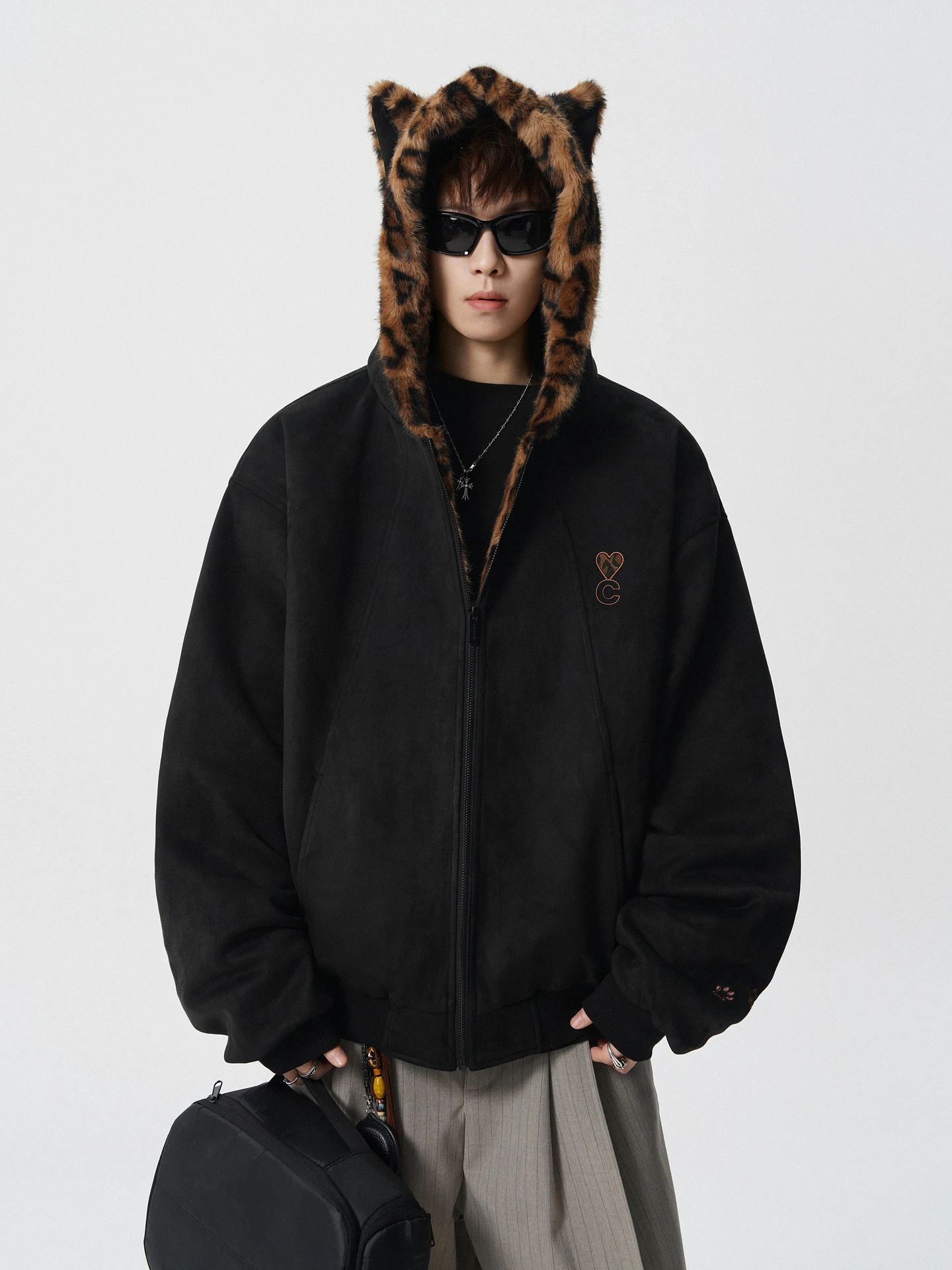 

Теплая зимняя хлопковая куртка в стиле ретро для мужчин и женщин с капюшоном, леопардовым принтом и дизайном с ушками кролика, универсальная, модная и...