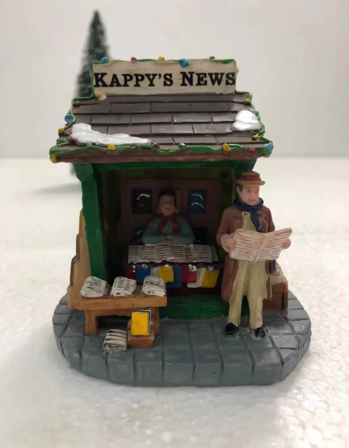 Resin figure mental psychological sand table game box court therapy  kappy's news stall