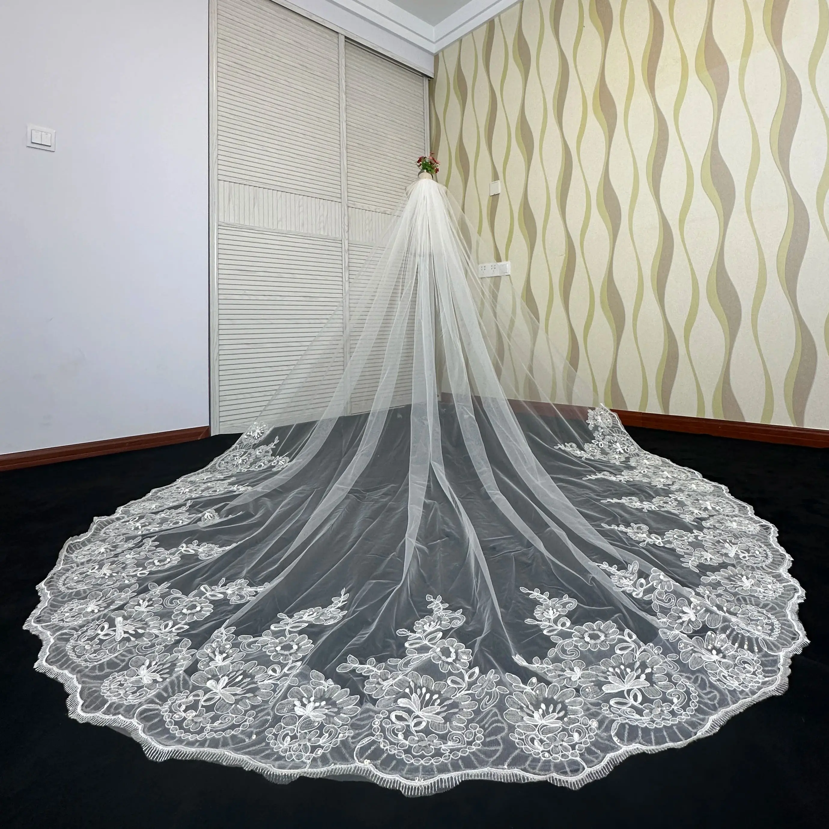 

Real Photos Long Lace Appliques Wedding Veil White Ivory Cathedral 1 Layer Bridal Veil 3.5 Meters Bride Veil Wedding Accessories