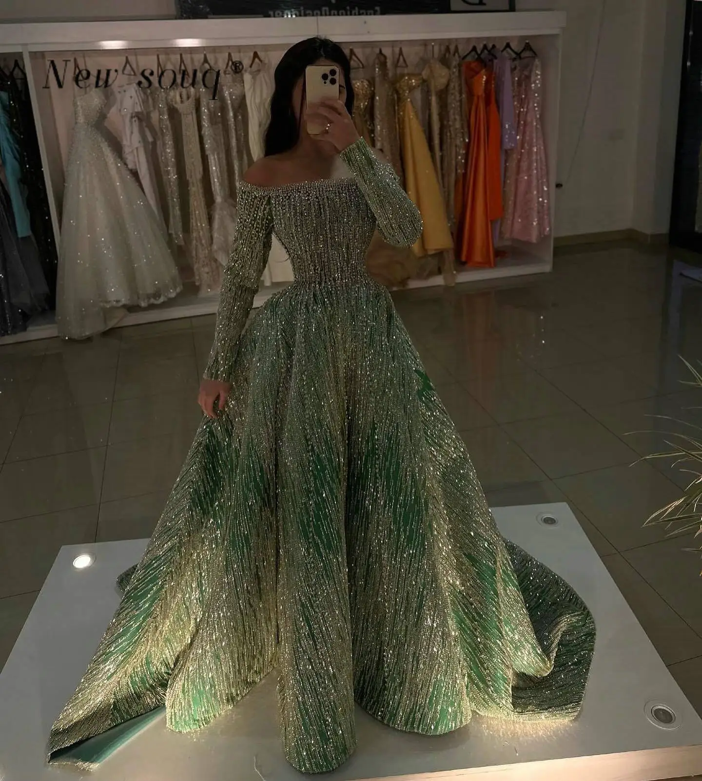 2024 Arabic Sparkling Green Boat Neck Evening Dresses Puffy A-Line Ruched Formal Gowns for Women\'s Wedding Party Custom Made