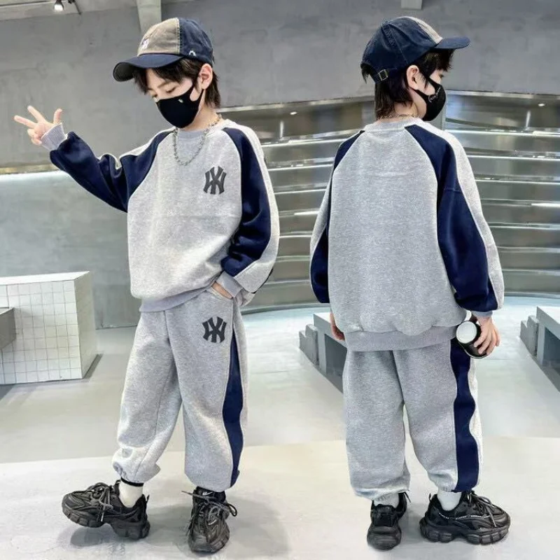 

Boys' Spring and Autumn Set 2025 New Children's Hoodie and Boys' Sportswear Two piece Set Trendy