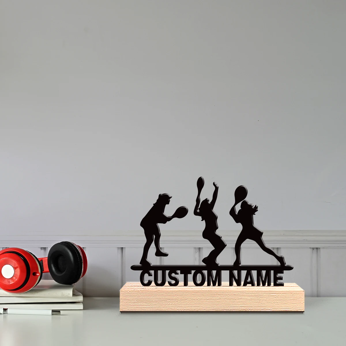 1pc Abstract badminton player Personalized Text Metal Statue Tin Ornament Iron Sculpture With Wood Base Art Crafts With Wood