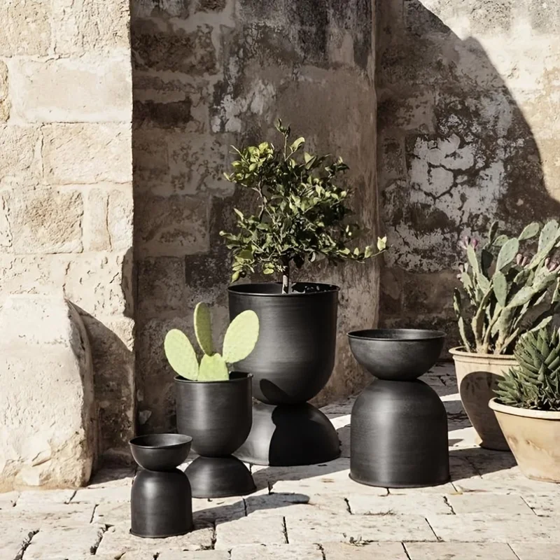 Black Iron Art Planter 5