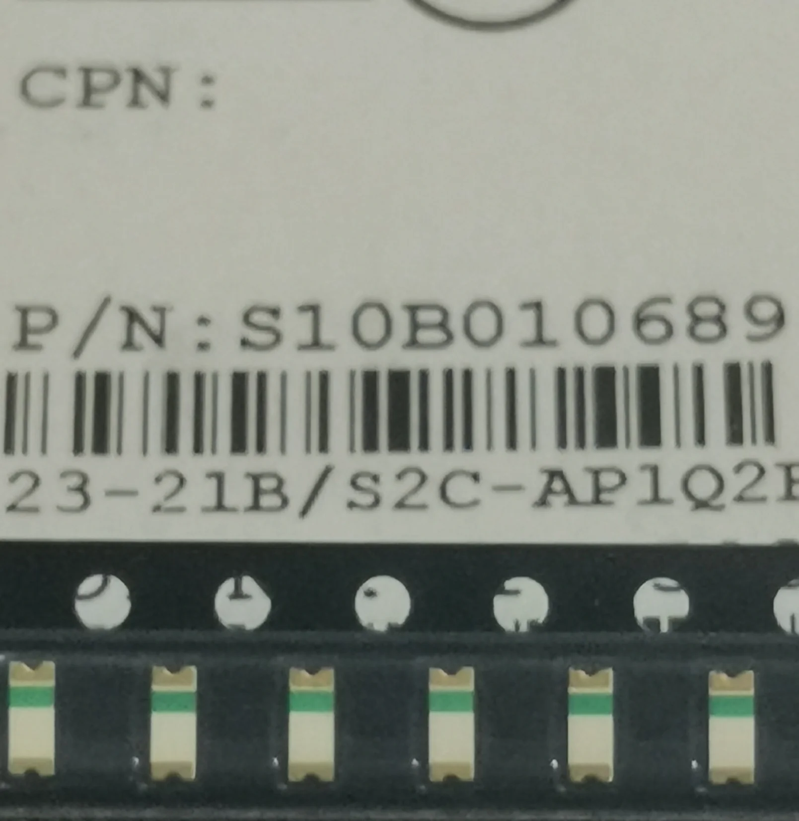 50 قطعة/23-21B/S2C-AP1Q2B/2A عكس لصق 1206 الضوء البرتقالي تسليط الضوء على لوحة دوائر كهربائية ضوء المؤشر