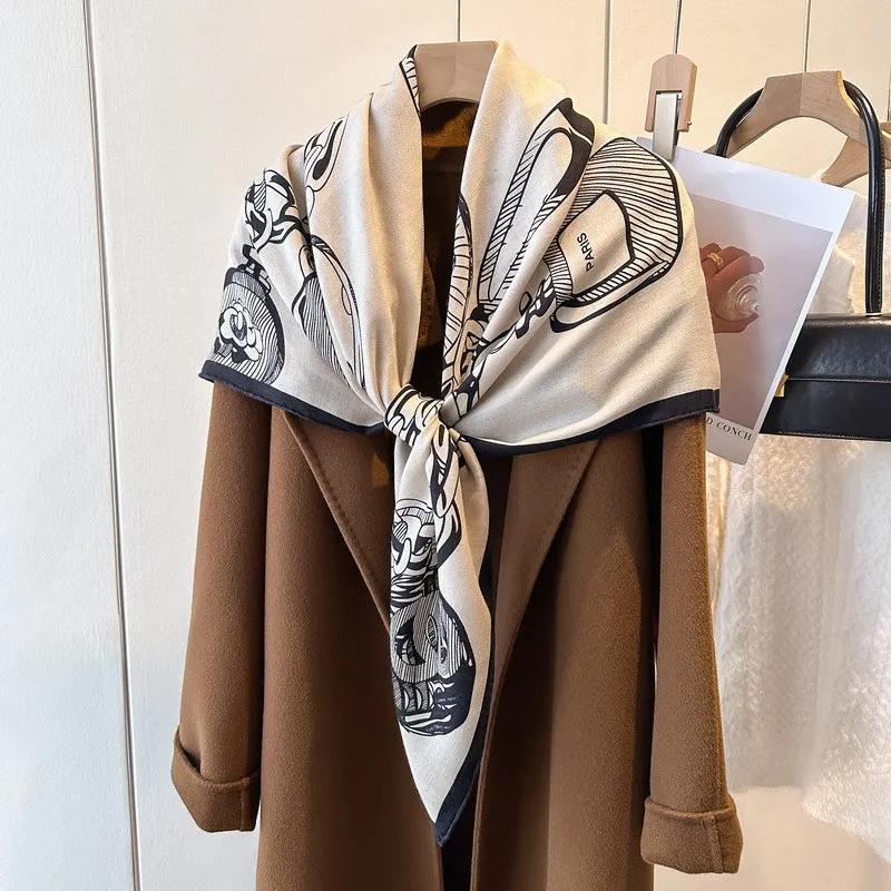 Sciarpa di seta di lana di design di lusso Scialli laminati a mano Sciarpe Bandana Decorazione Accessori per capelli e collo 110 cm