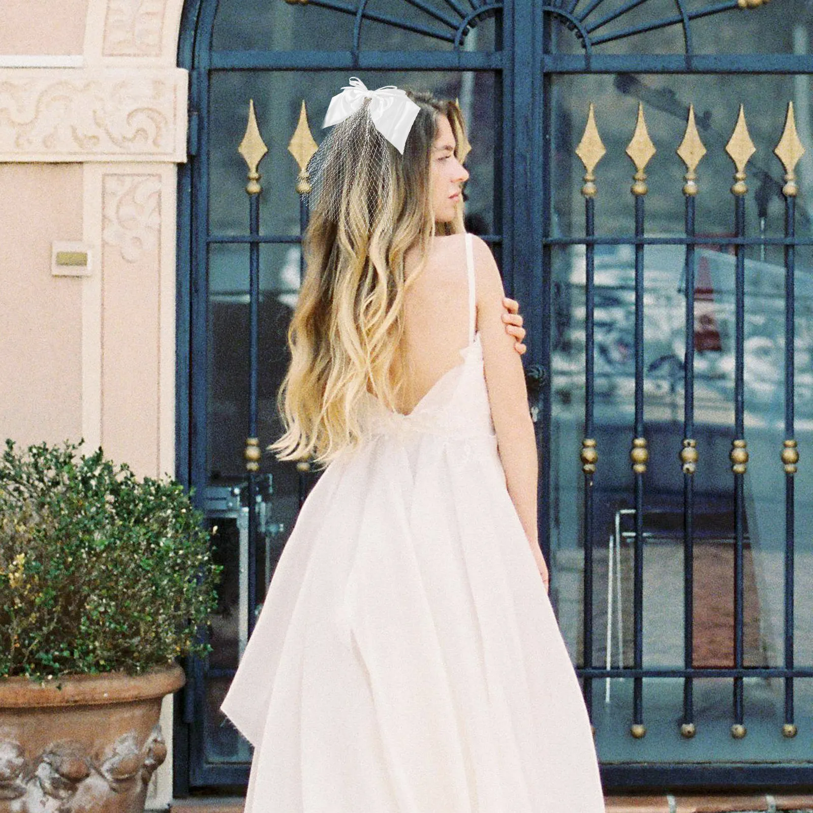 

Заколка для волос с бантом, бежевая, для невесты, украшение для свадебной фаты, романтический головной убор для девушки, реквизит для фотосессии, подарок для вечеринки, 1 шт.