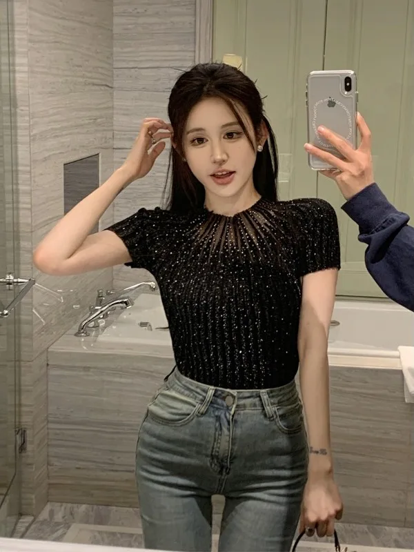

Summer Diamond Embedded Splice T-irt Sexy Hollow out Heavy Work ort Sve Knitted Sweater Faionable Sweet And Spicy Top