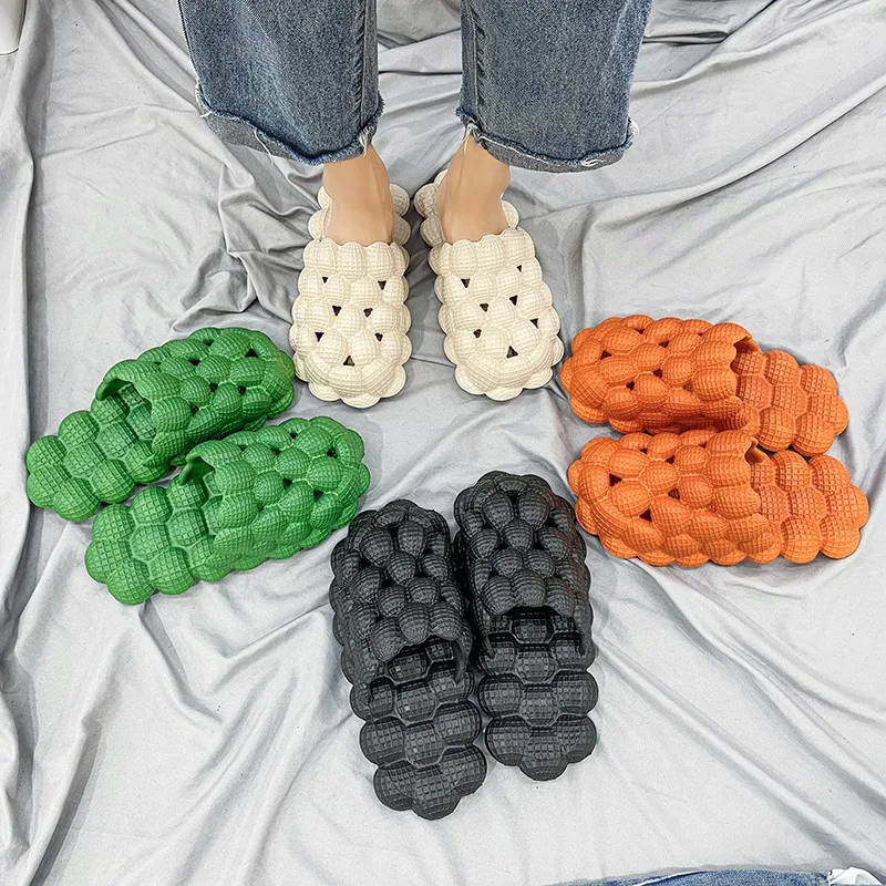 Slippers Personality Bubble Sandals and Slippers Fashion Feeling Sandals Home Massage Flat Slippers for Men Funny Litchi Slipper