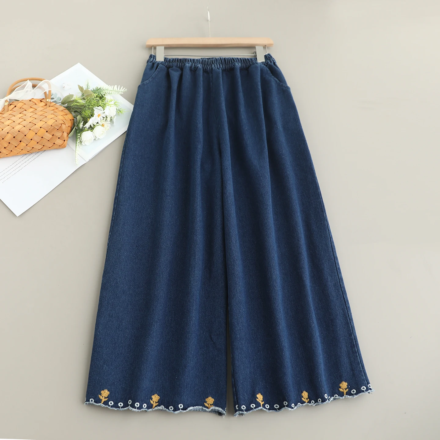 일본 빈티지 모리 걸 꽃 자수 데님 와이드 레그 팬츠 여성 가을 신축성 있는 허리 캐주얼 루즈 스트레이트 청바지