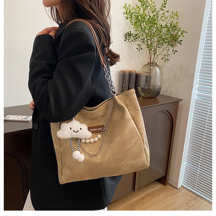 

Сумка большой вместимости, женская студенческая сумка с подвеской, стильная пригородная сумка через плечо