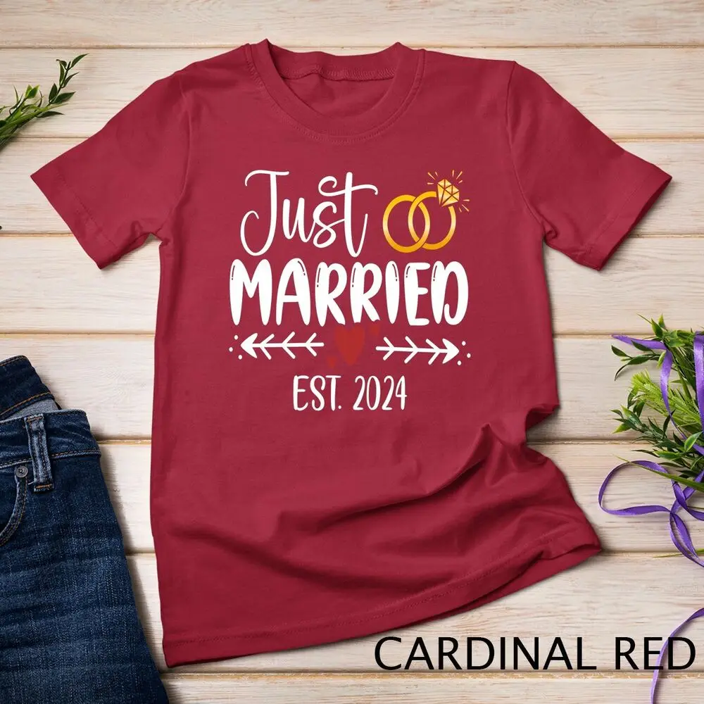 Just Married 2024 Couple Newlywed Bride And Groom Wedding Unisex T-shirt