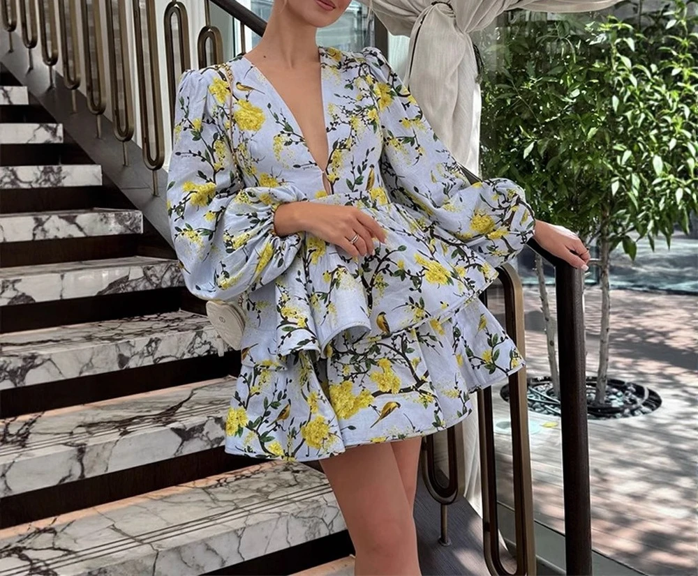 Robe courte imprimée française élégante, col en v, manches ballon, robe gâteau, nouvelle collection été 2025