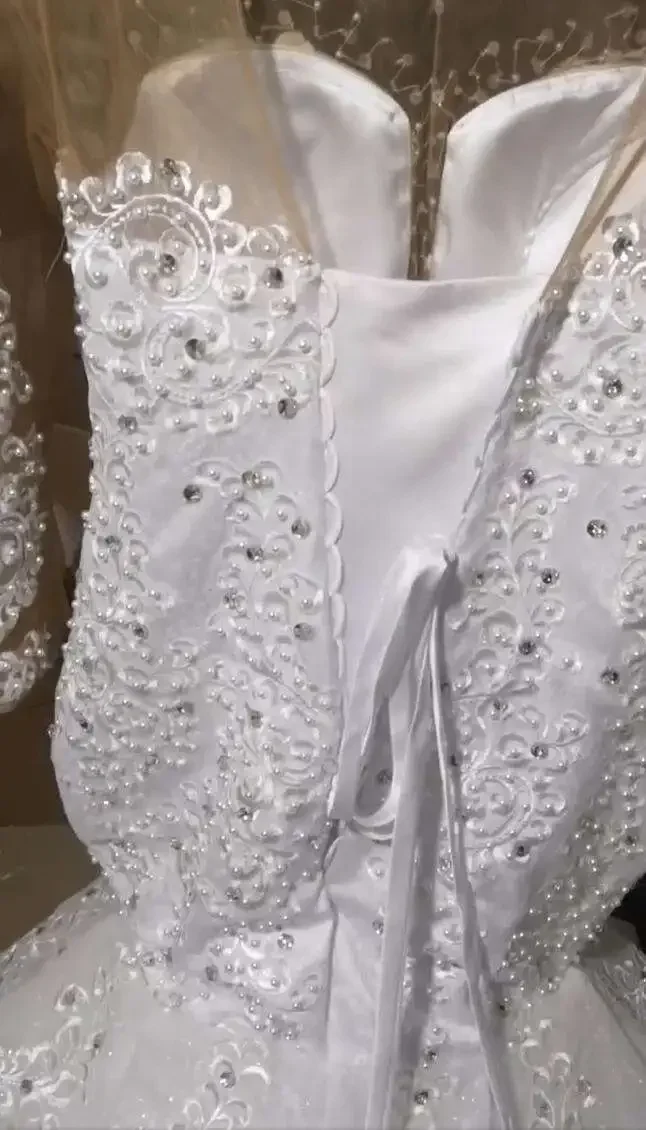 Suknie ślubne w stylu syreny, afrykańskie, skromne, szyte na miarę, z długim rękawem, zdobione kryształkami, z wysokim dekoltem, aplikacje z koronki.