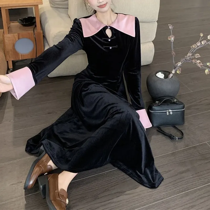 

Vintage Lapel Contrasting Colors Dresses Women's Clothing Stylish Chinese Disc Buckle Autumn Winter New A-Line Velvet Midi Dress