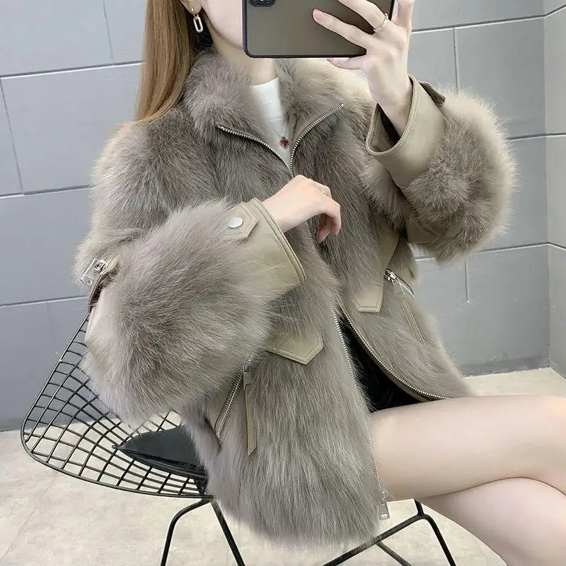 New Fashion Women's Winter Korean Faux Fur Coat Female Round Neck Appear Thin Loose Integrated Short Jacket Overcoat E3096