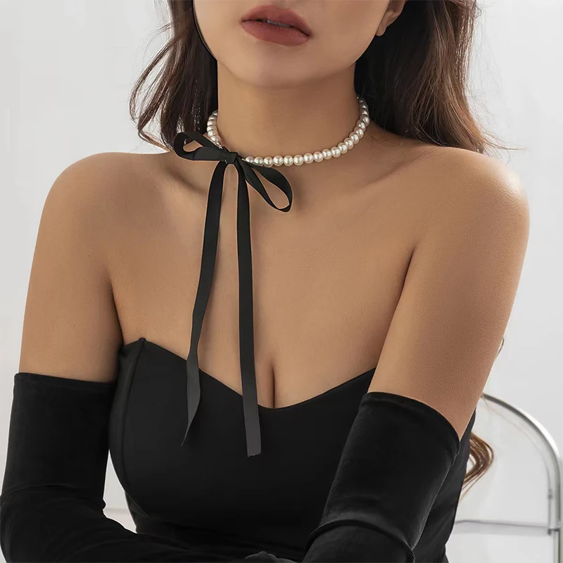 Elegant Black Velvet Ribbon Bowknot Choker Necklace for Women Wed Goth Imitation-Pearl Clavicle Chain Accessories