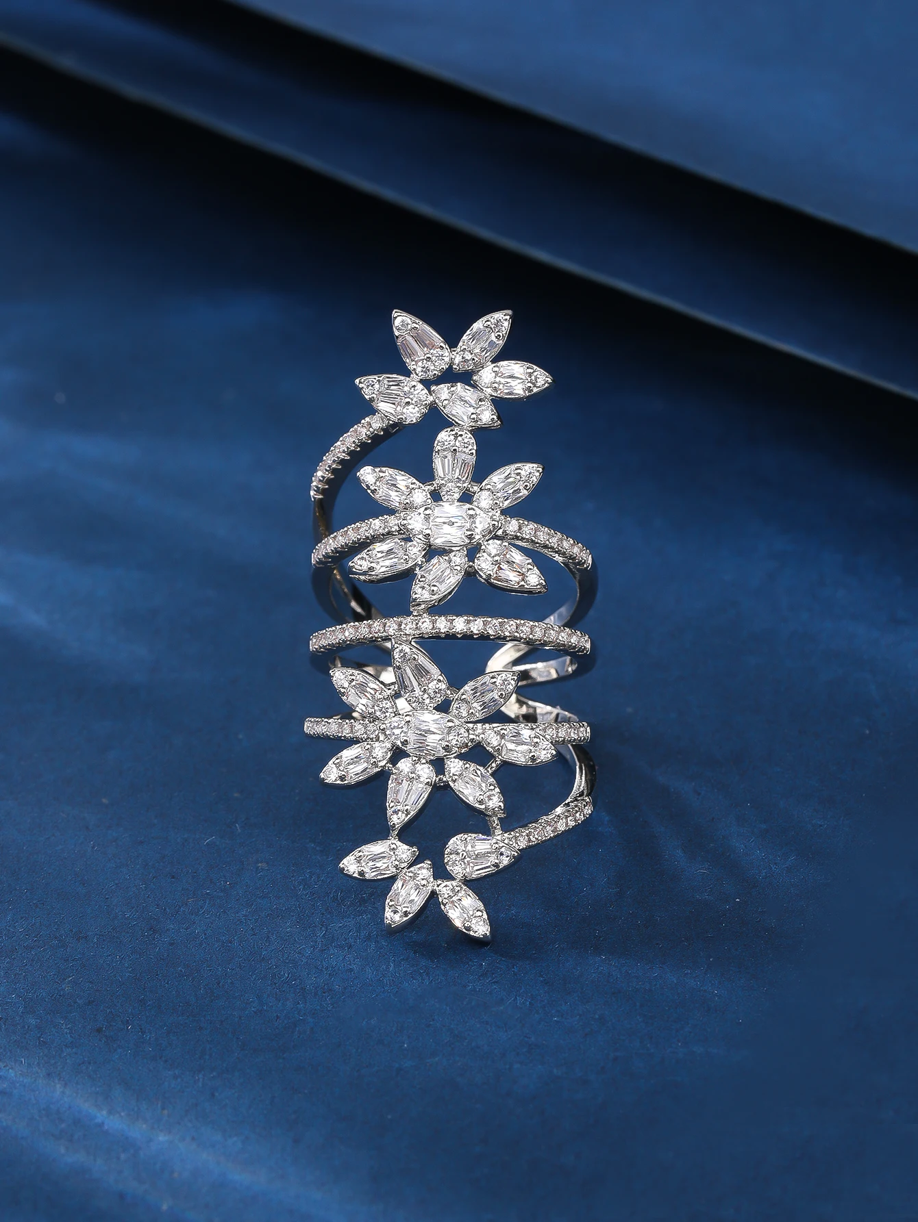 

JEWEL Luxury Fashion Round Pearl Ring Statement Romantic and Shiny Finger Ring For Women Wedding Accessories Jewelry