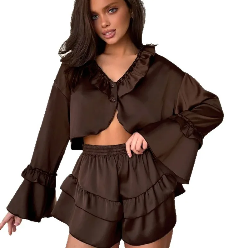 طقم بيجامة بنمط عصري جديد لعام 2026 ملابس نوم غير رسمية بلون سادة بطبقة مزدوجة وكشكشة للنساء ملابس منزلية أنيقة خارج المنزل #5