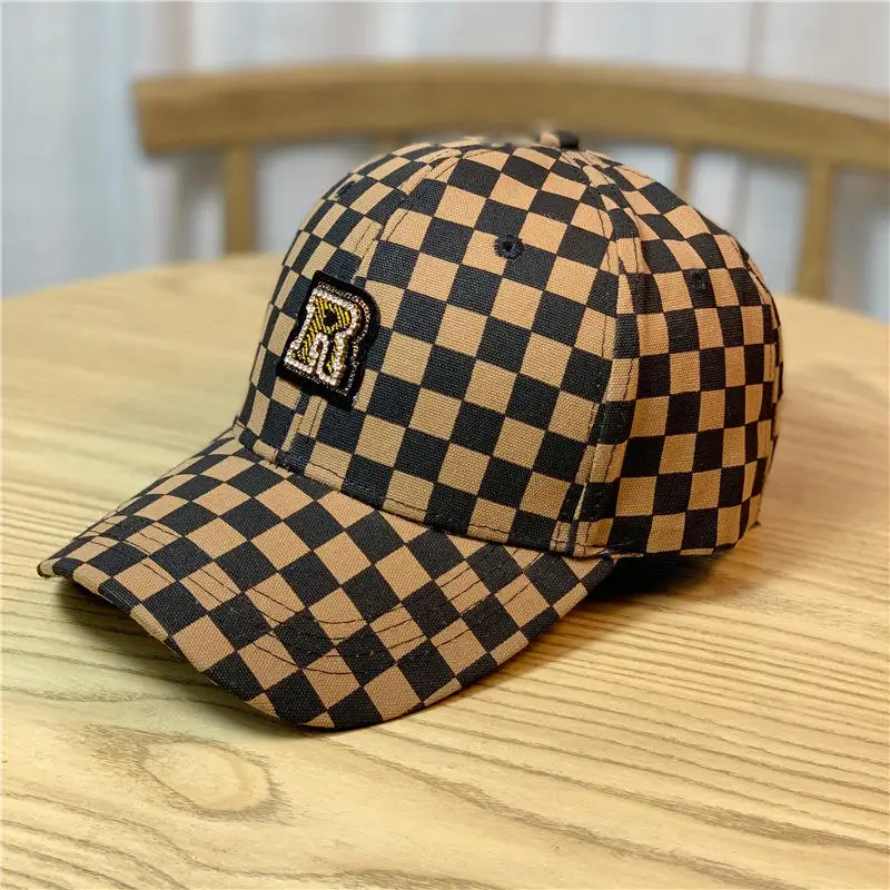 Retro Checkerboard Plaid R Letter Baseball Cap Man Women High Quality Streetwear Hip Hop Style Adjustable Back Buckle Sun Hat