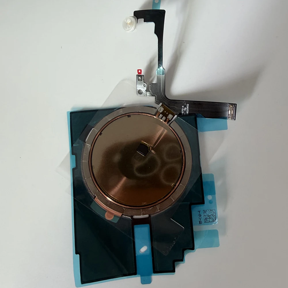 OEM Kabellose Ladespule NFC-Antenne Ersatzteil mit LED-Blitzlicht Flexkabel für iPhone 14 15 16 Plus Pro 17 Pro Max Ersatzteile