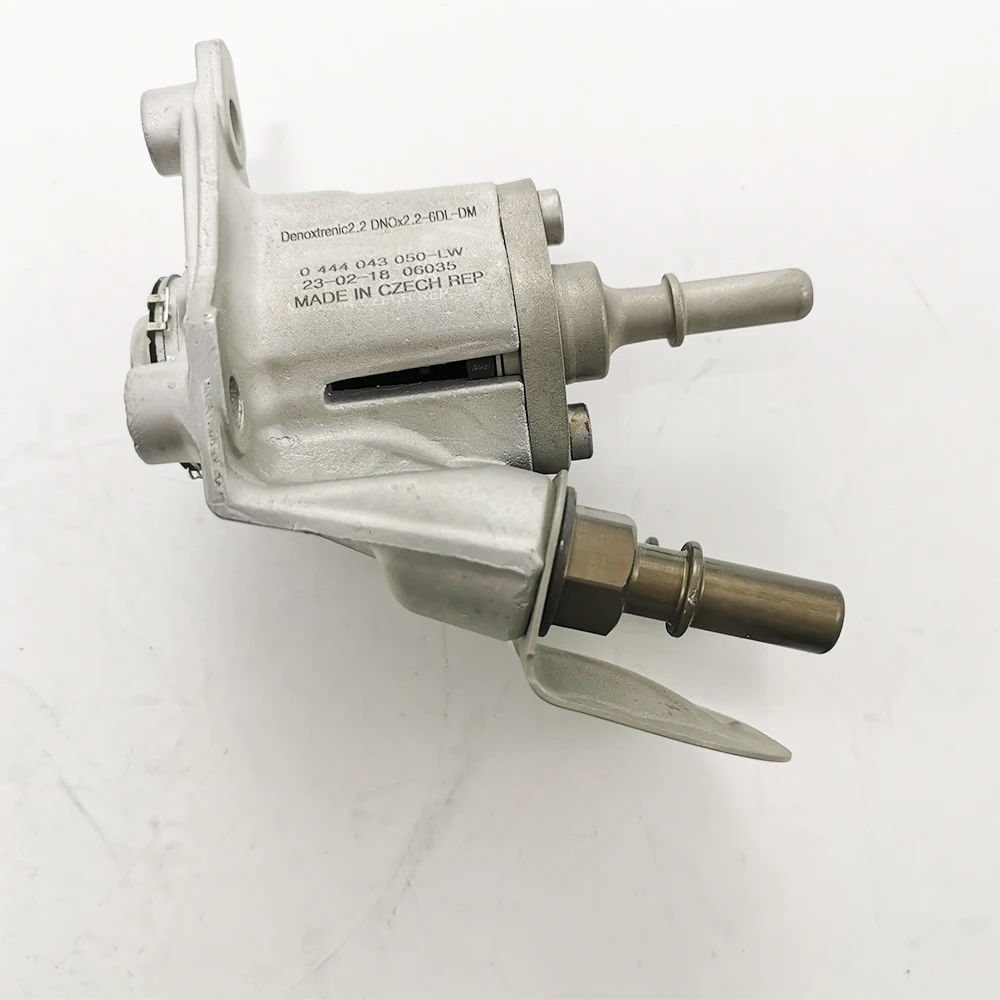 For NEW 2888173NX  0444043034 A030P707 0444043050 for DEF DOSER Diesel Exhaust Fluid Injector Voor QSX ISX Engines