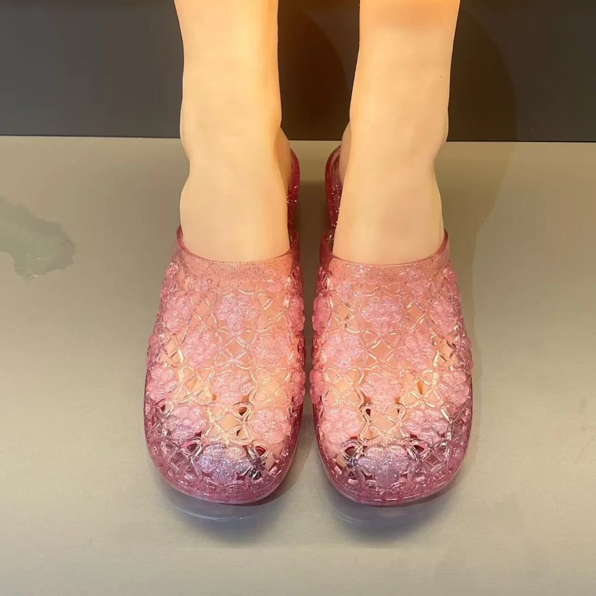 New Sparkling Cut-outs Sandals Women Chunky Heeled Transparent Jelly Shoes 2026 Mom Casual Walking Slippers view 5
