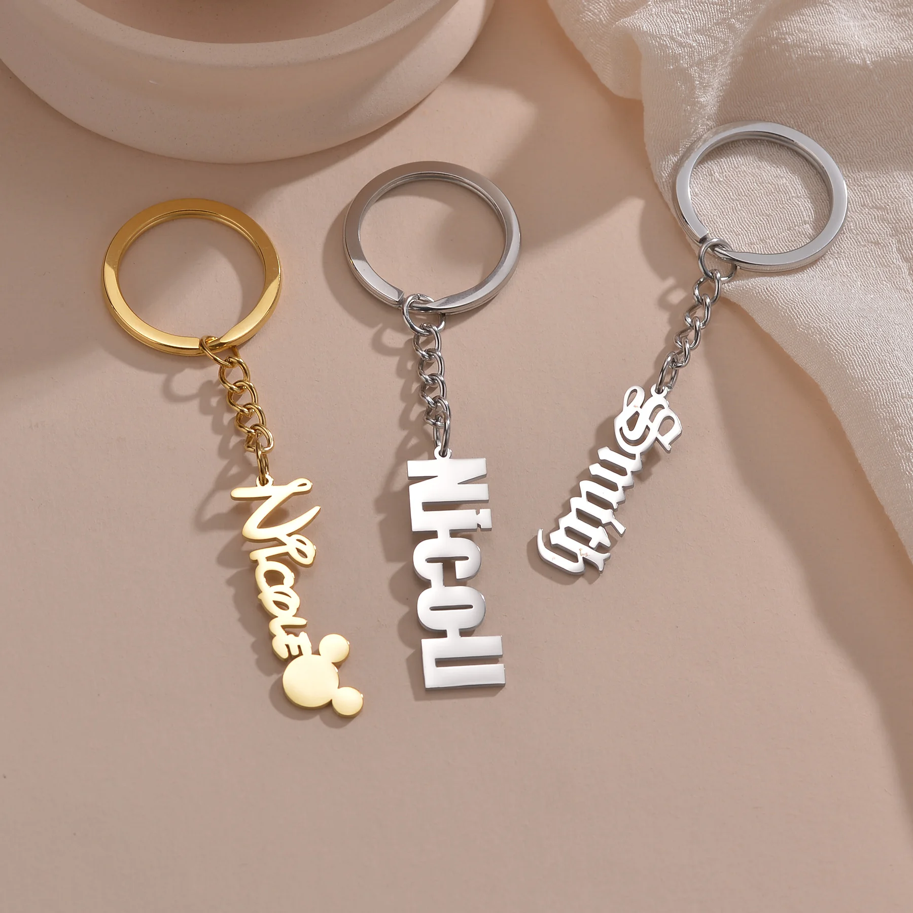 Atoztide Personalized Custom Name Keychain Pendant Stainless Steel Heart Letter Nameplate Keyring For Women Men Jewelry Gift