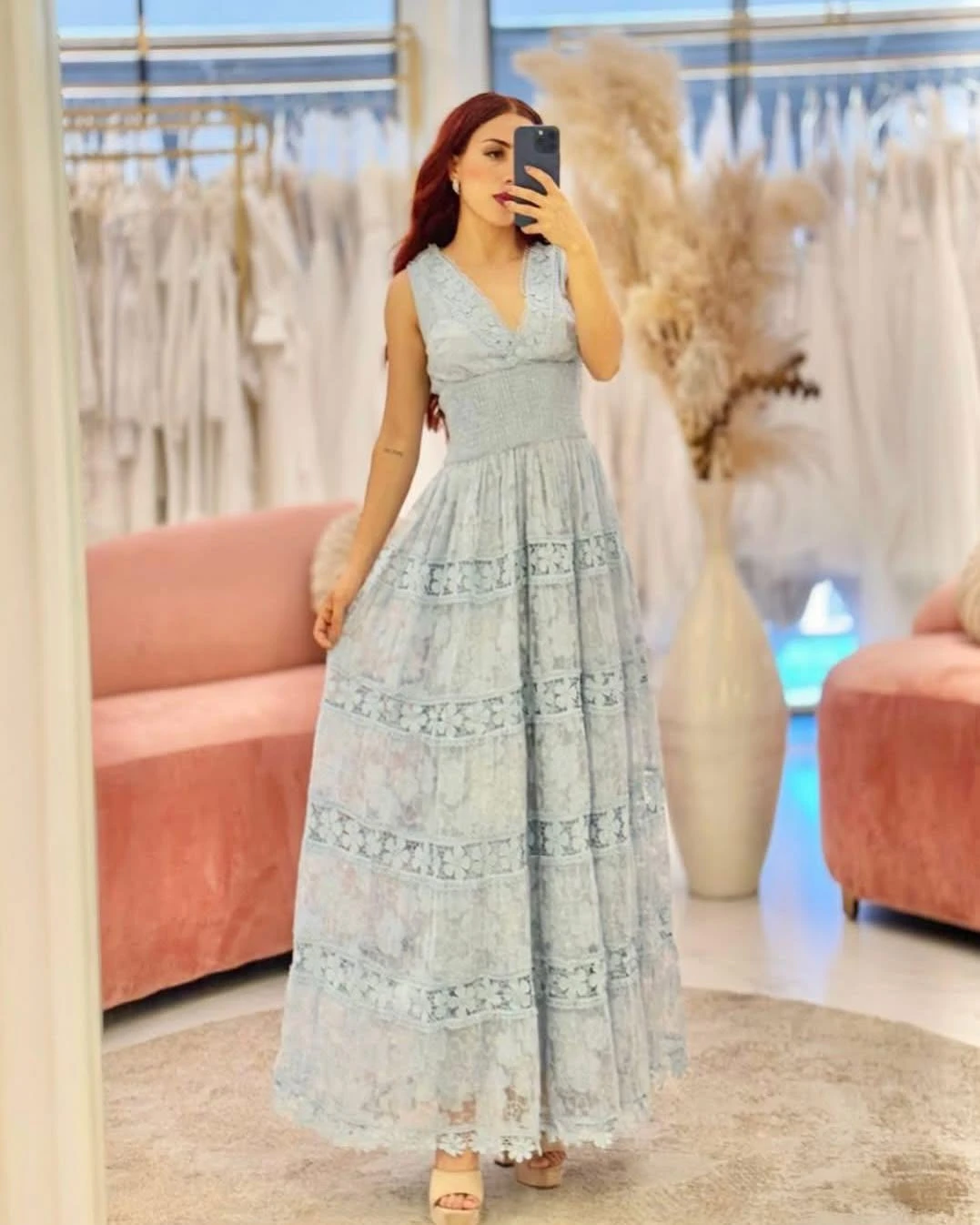 

Cutout Floral Lace Evening Dresses Ruffles Sexy V-Neck Sleeveless Sheer Back Prom Dress Empire A-Line Formal Party Long Vestidos