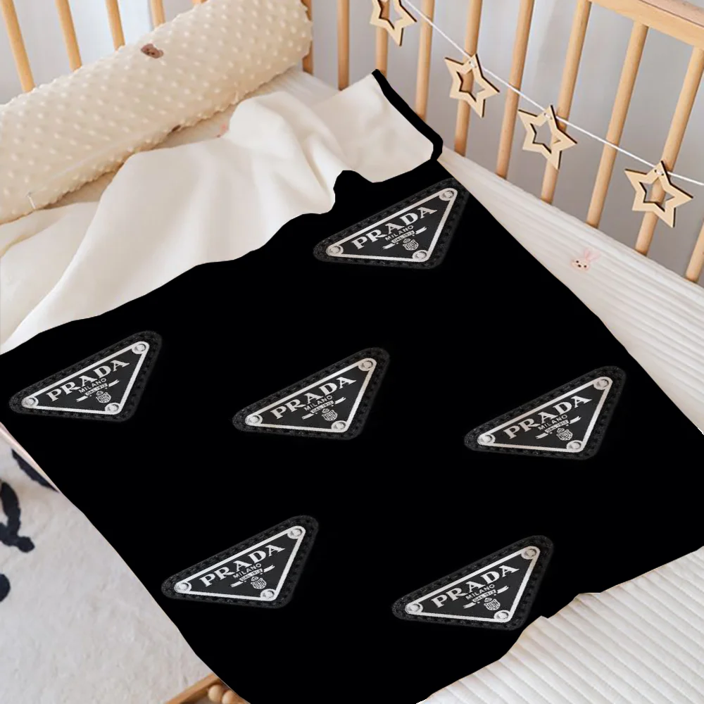 Small Blanket Cover Brand Baby Blankets Kids Blanket Knee Blanket Blankets Winter Blanket P-prada-a Sml Bedspread on the Bed