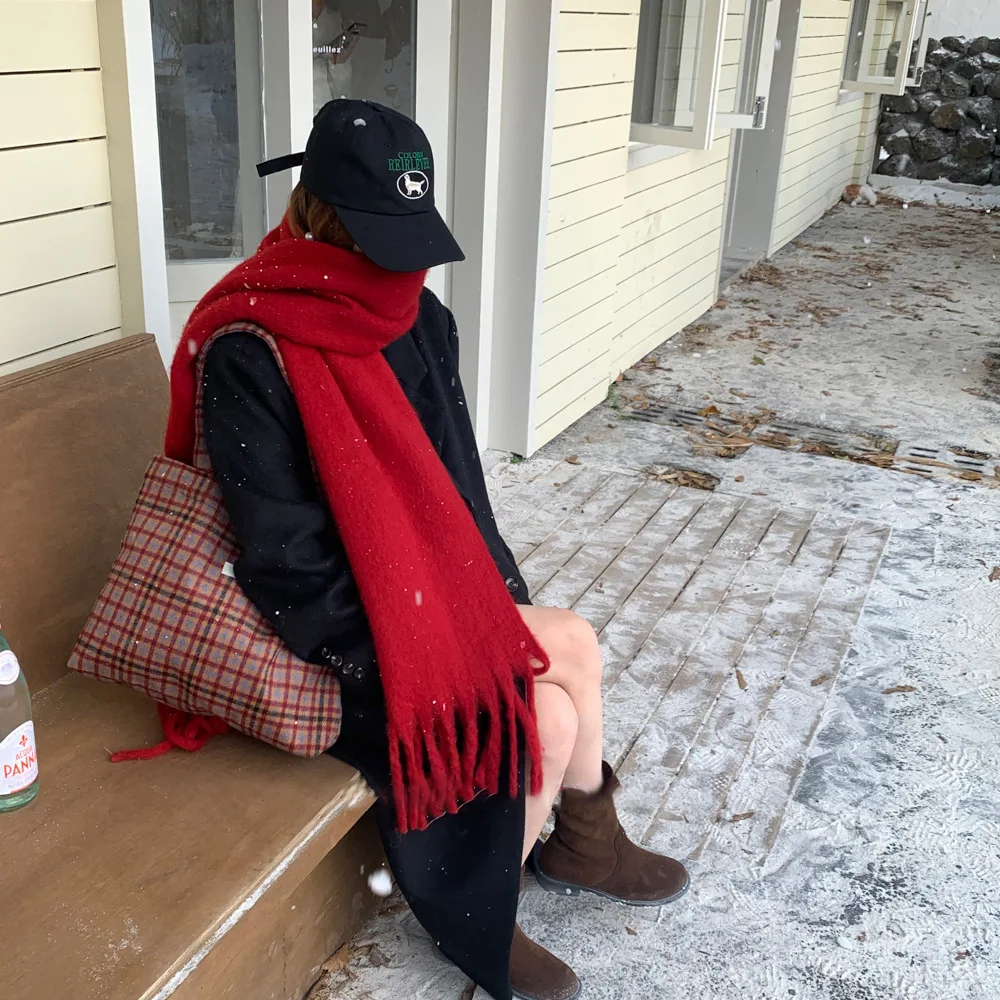 

Red Scarf Women's Autumn Winter New 2025 Korean Style High Atmosphere Sensation Shawl Zodiac New Year Warm Neck Warmer