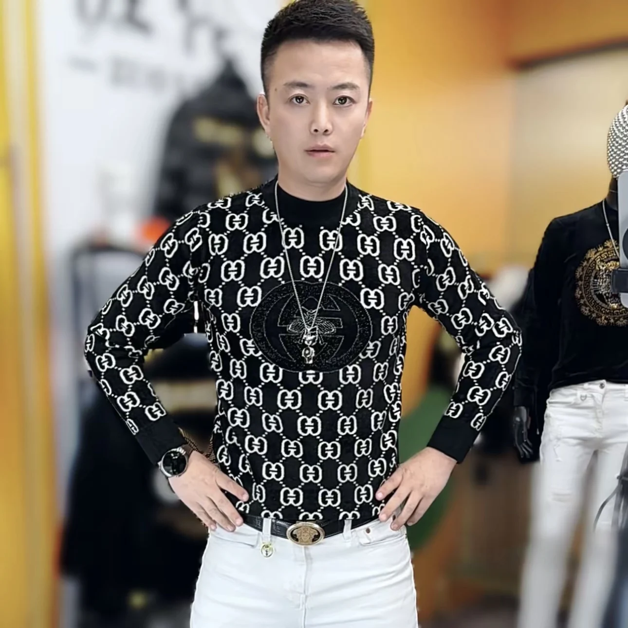 

Модный мужской свитер из бархата на флисовой подкладке с вышитыми буквами, круглый вырез, эластичный, приталенный крой, для осени и зимы, повседневная одежда