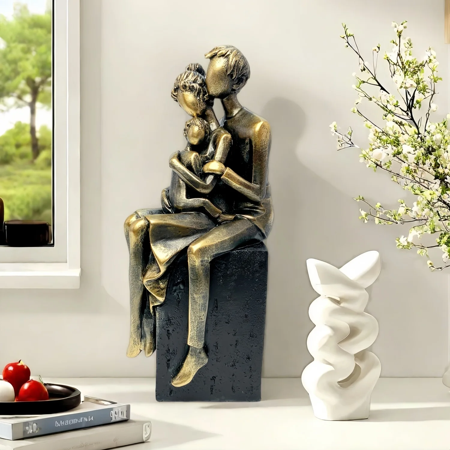 European Family Three Embrace Statue Light Luxury Resin Craft Home Desktop Decor