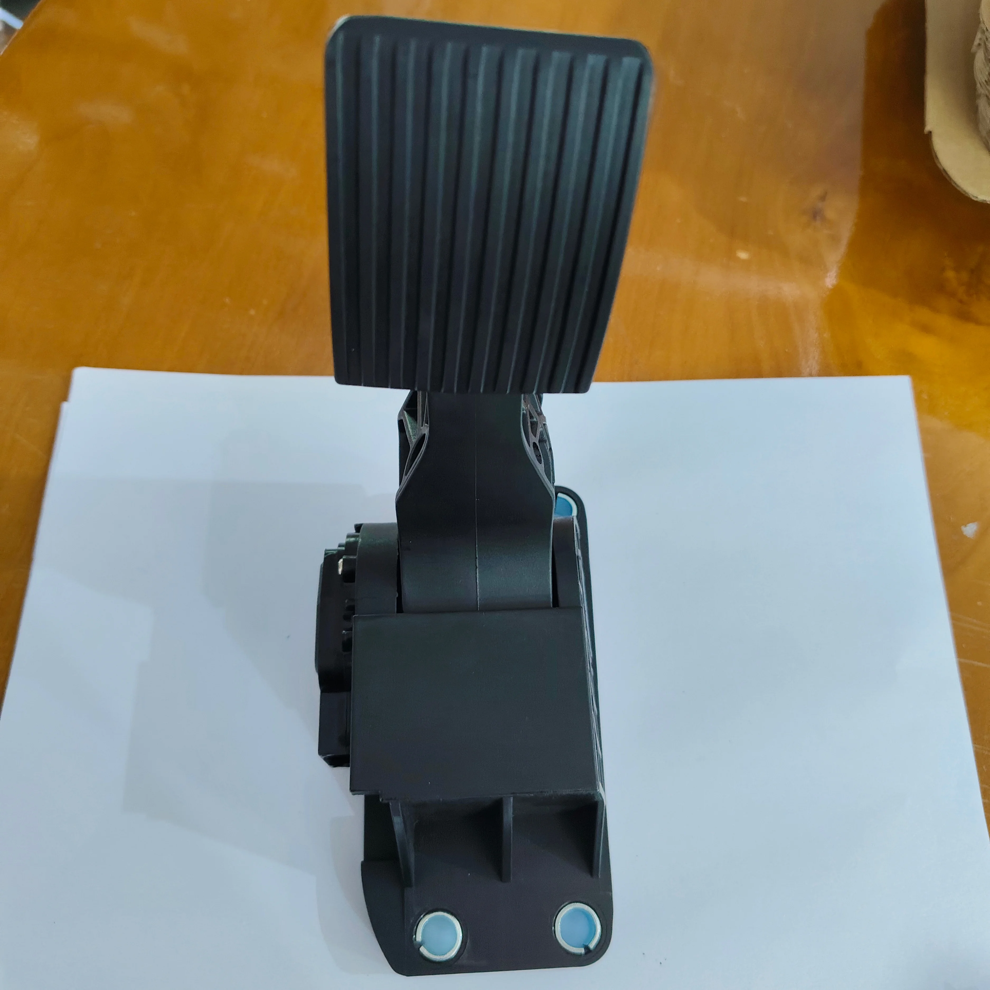 Truck Parts Accelerator Pedal for Mercedes Benz Truck Actros 9603000004 9403000004 6