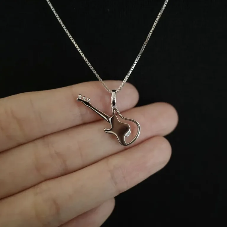 

Popular Street Hip Hop Electric Guitar Necklace in Europe andAmerica Simple Personalized Fashionable Guitar Pendant Collar Chain