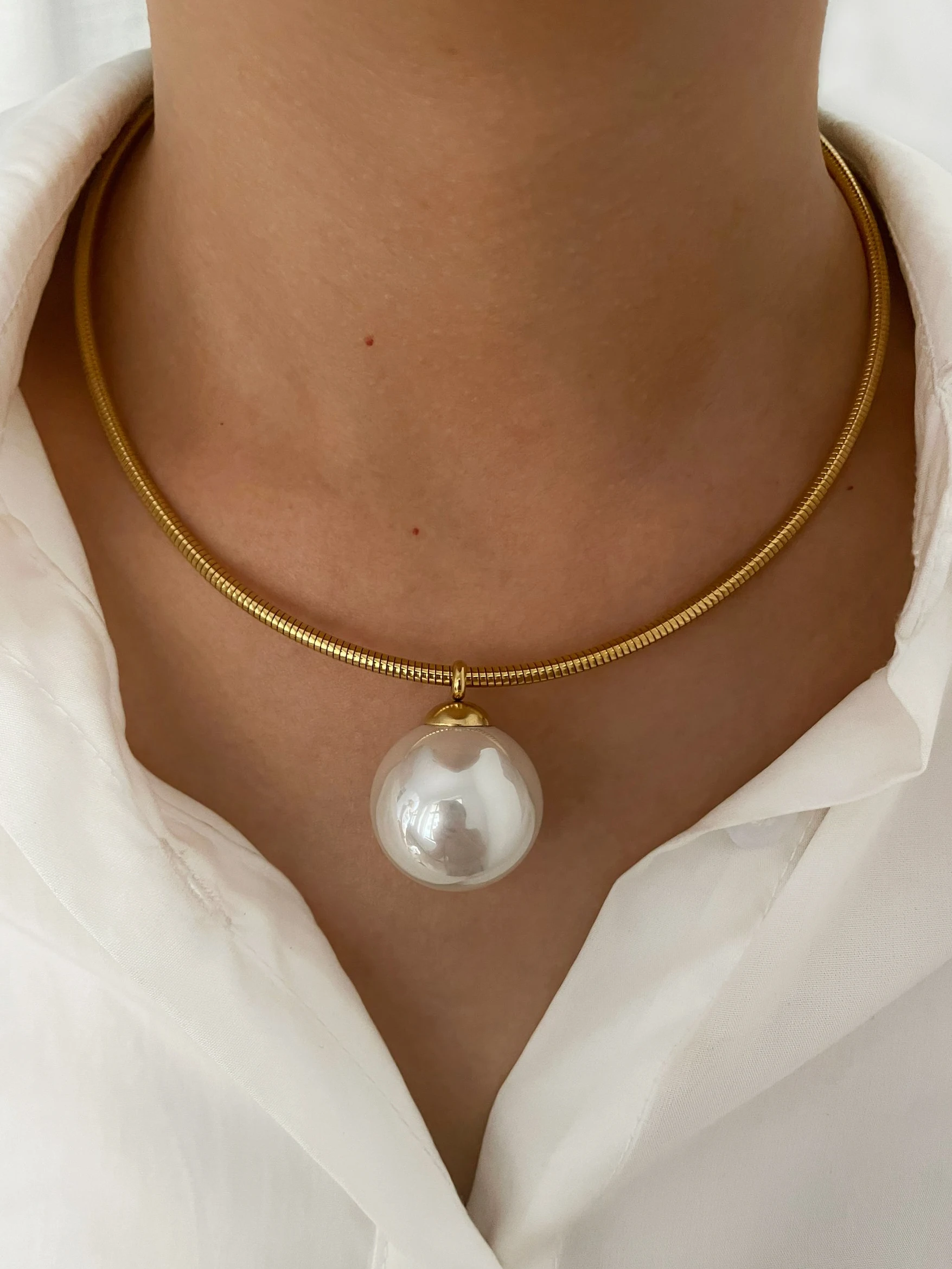Peri\'sbox Simple Imitation Pearl Globular Pendant Necklace for Women Stainless Steel Gold Plated Non-fade Hip-Hop Trendy Jewelry