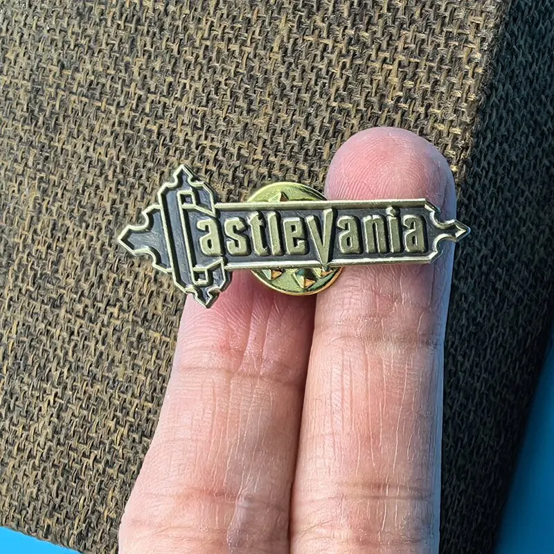 لعبة آر بي جي Castlevania شعار المينا دبوس لعبة شارة معدنية بروش آر بي جي ألعاب مجوهرات هدايا