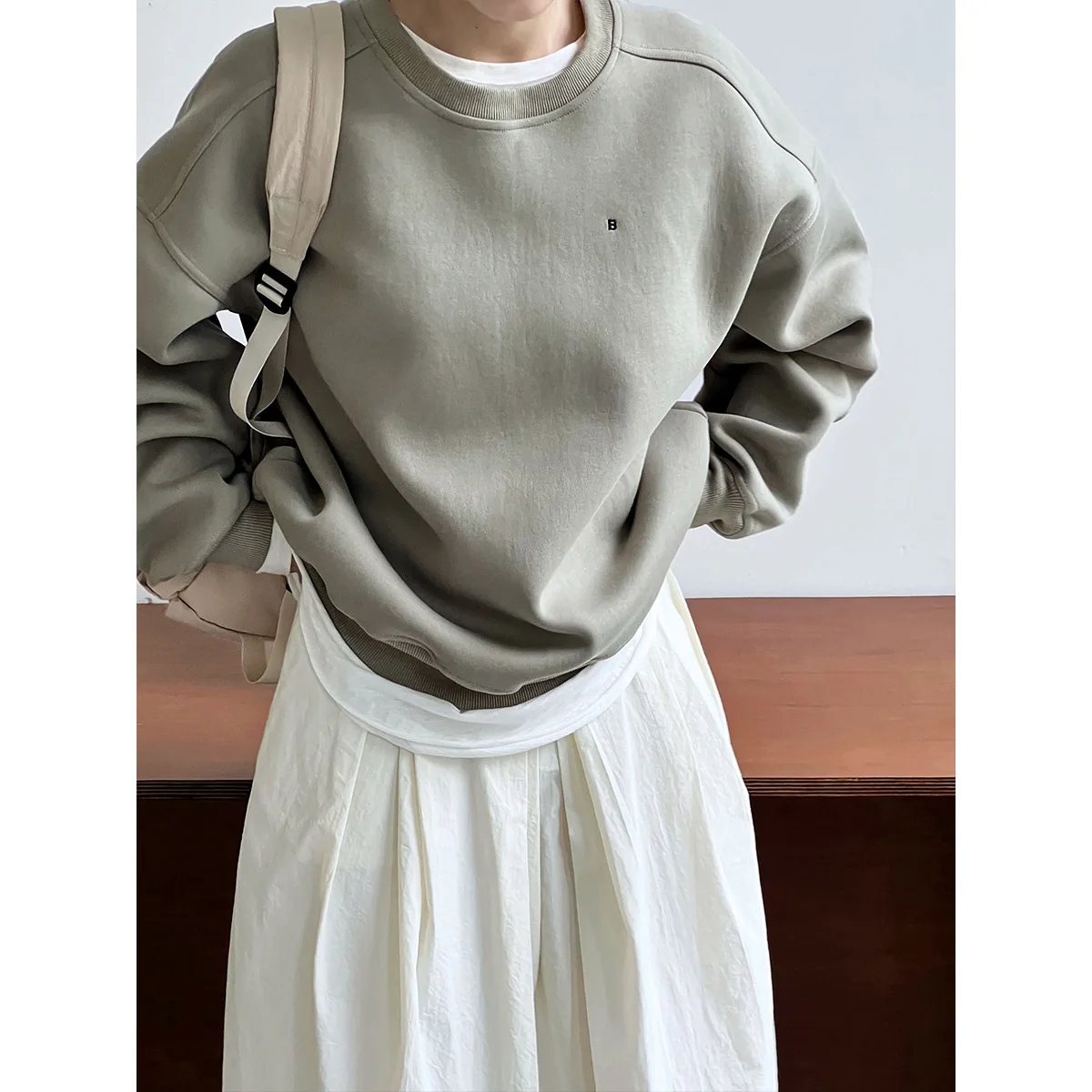 Simple silhouette loose BF solid color lazy pullover hoodie women ins letter embroidered long sleeved top  clothes women