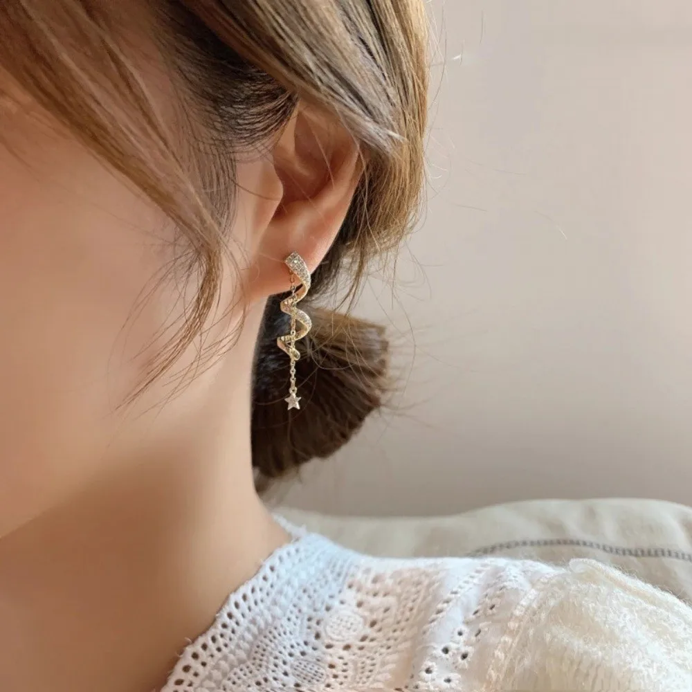 Sweet Star Tassel Earrings Synthetic Zirconia Hypoallergenic Drop Earrings Sparkling Silver Plated Spinning Spiral