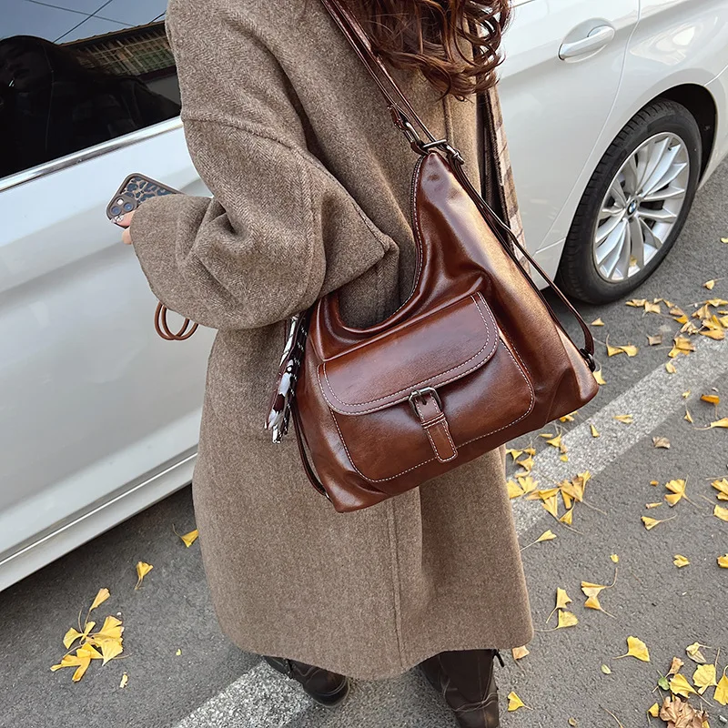 Shoulder Crossbody Bag PU Vintage Waxed Texture Shoulder Crossbody Bag Large Capacity Tote Bag With Pendant Daily Commute