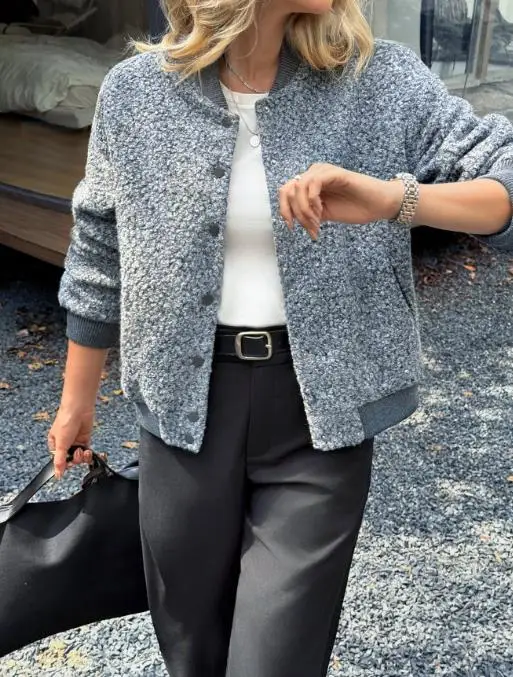 

Осенняя повседневная куртка с длинными рукавами на пуговицах в отпускном стиле, однотонная однобортная куртка из овечьей шерсти с круглым вырезом, простая облегающая однобортная куртка